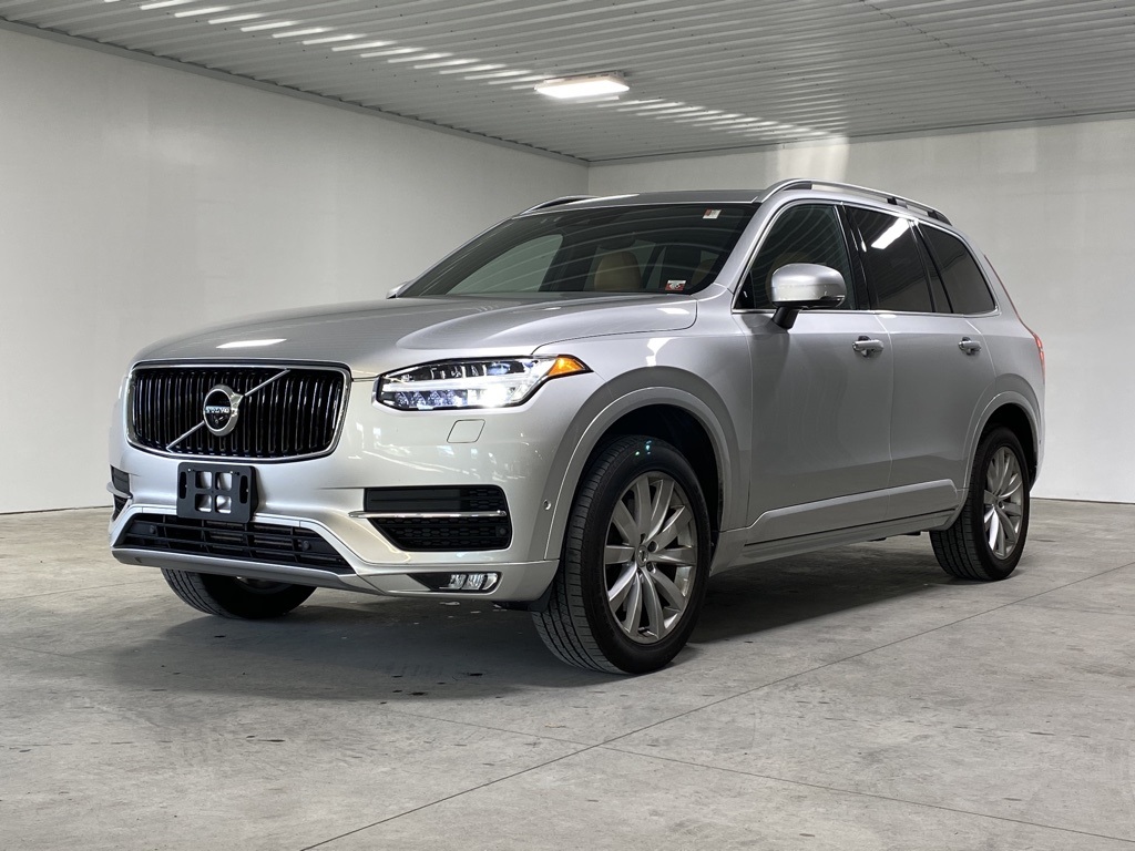 PreOwned 2018 Volvo XC90 T6 Momentum With Navigation & AWD